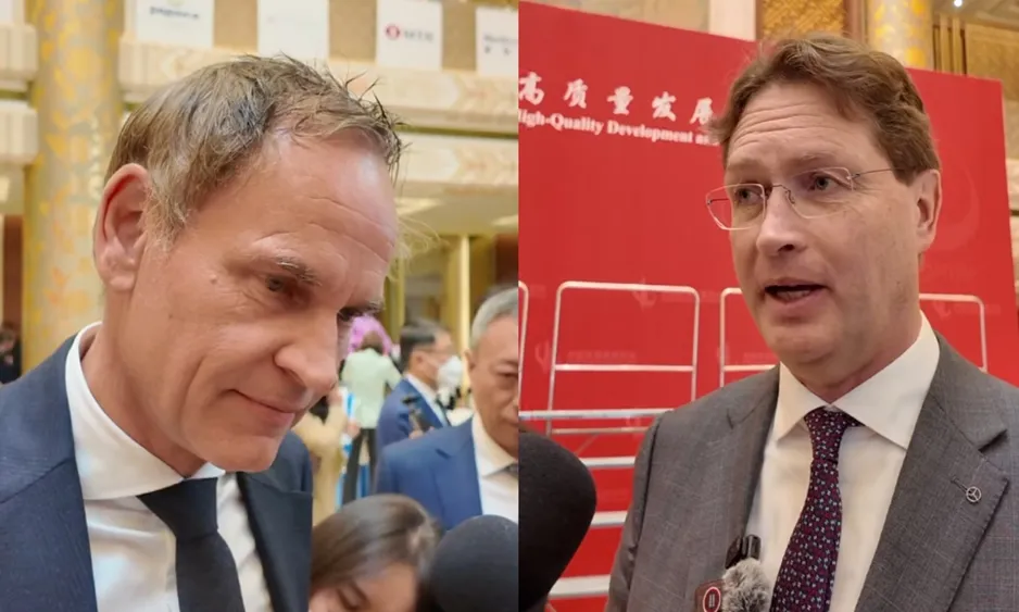 Dirigeants de Mercedes-Benz et Volkswagen discutent de leurs plans en Chine