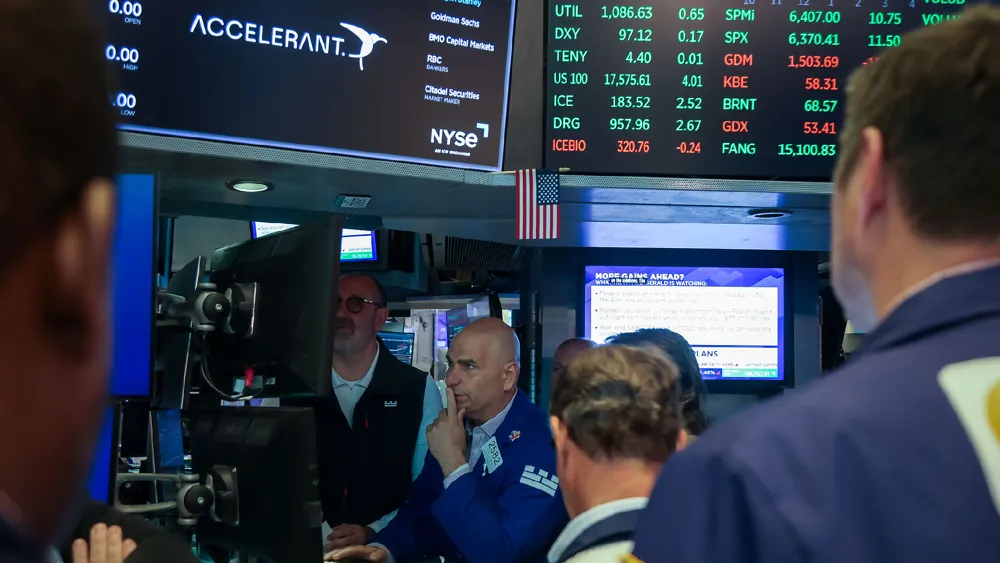 US Stocks End Mixed Amidst Earnings Reports