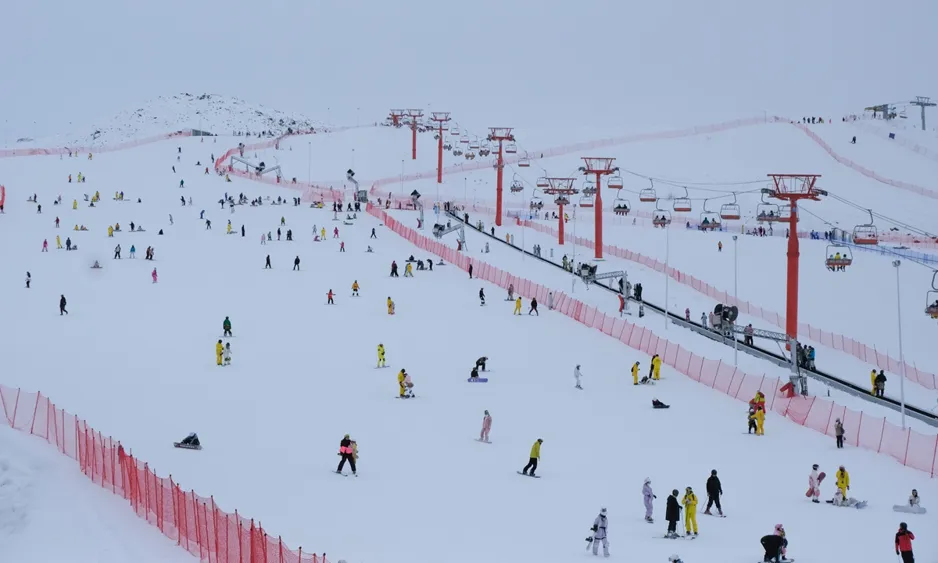 Eis- und Schneetourismus steigert Chinas Winterkonsum zu Neujahr