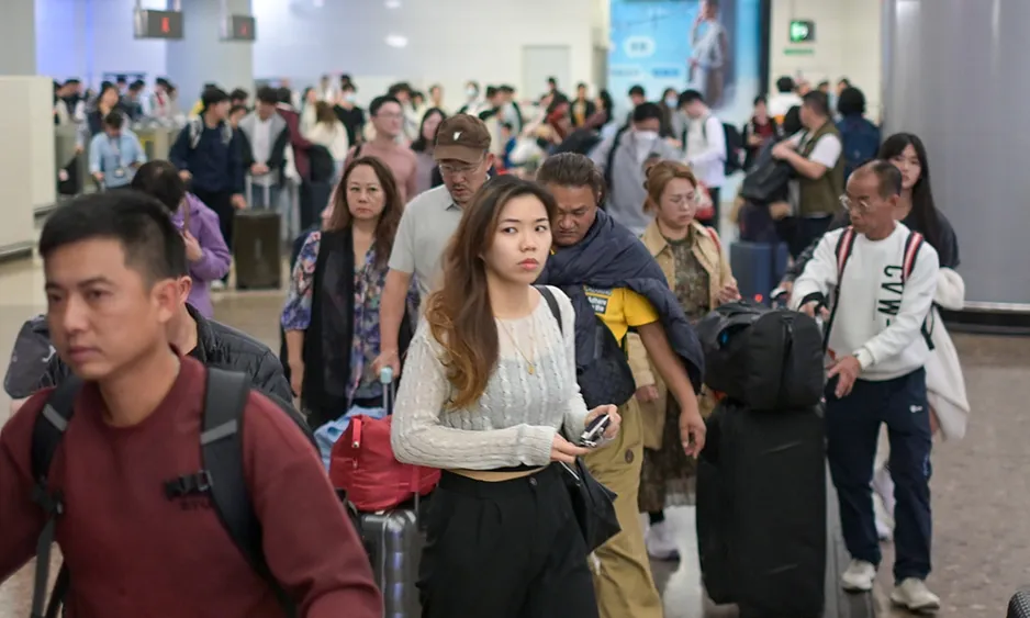 People Exchanges Flourish During Spring Festival in Hong Kong Macao