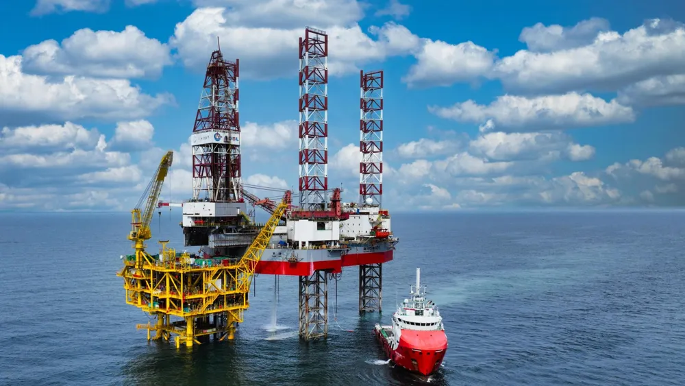 China launches eco-friendly oilfield cluster Wushi 23-5