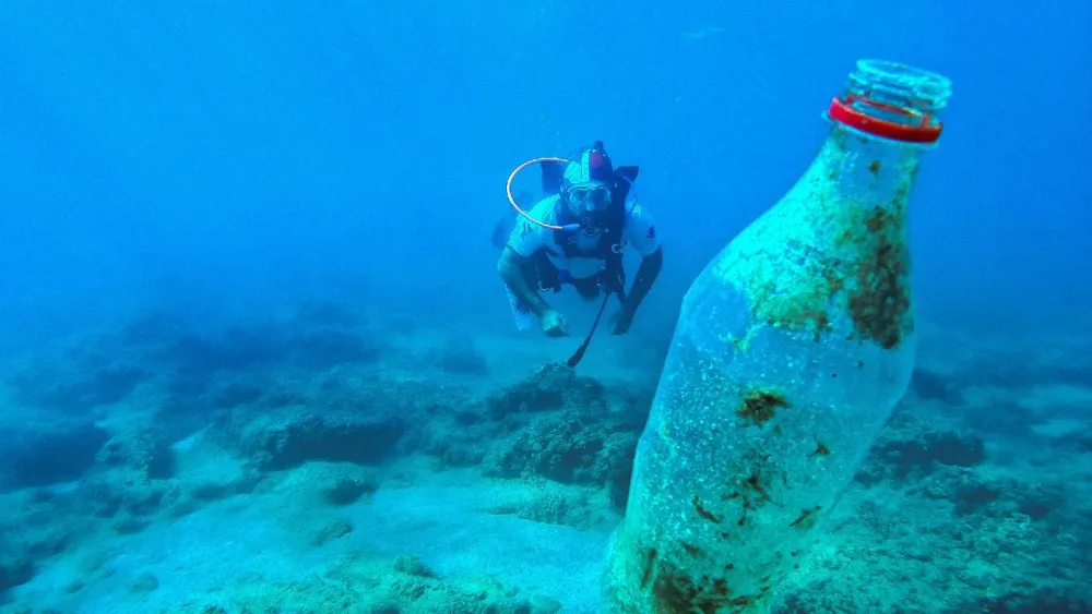 Estrategia de contaminación en El Pireo busca limpiar fondo marino
