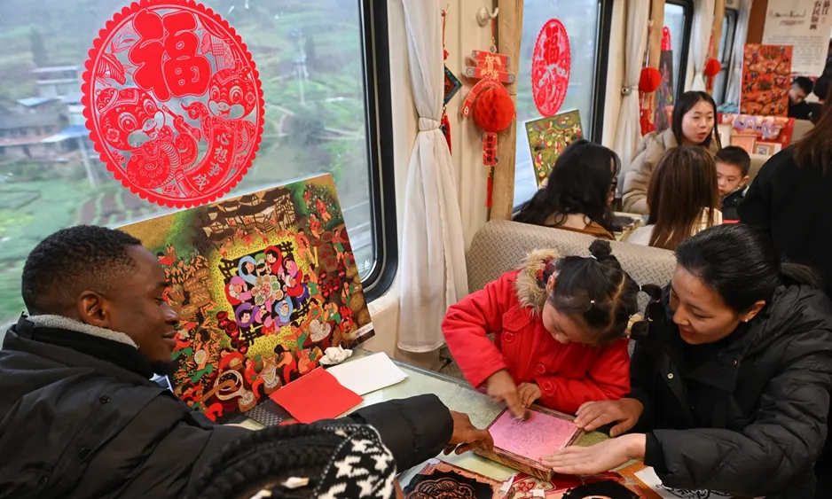 Foreign Tourists Spend Summer Discovering China's Hidden Towns