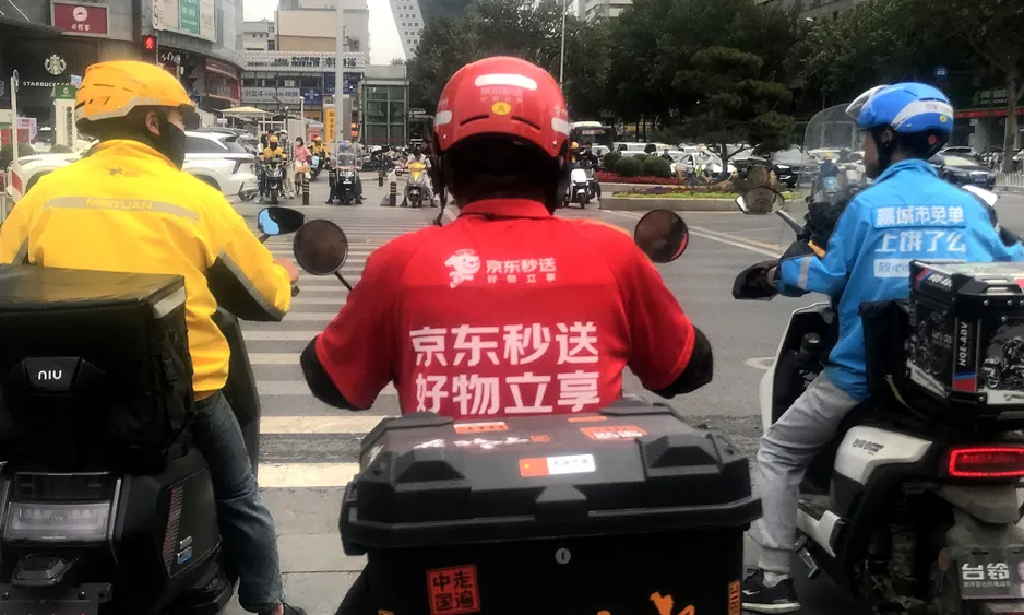 Debate Intensifies Over Competition Model in China's Delivery Sector