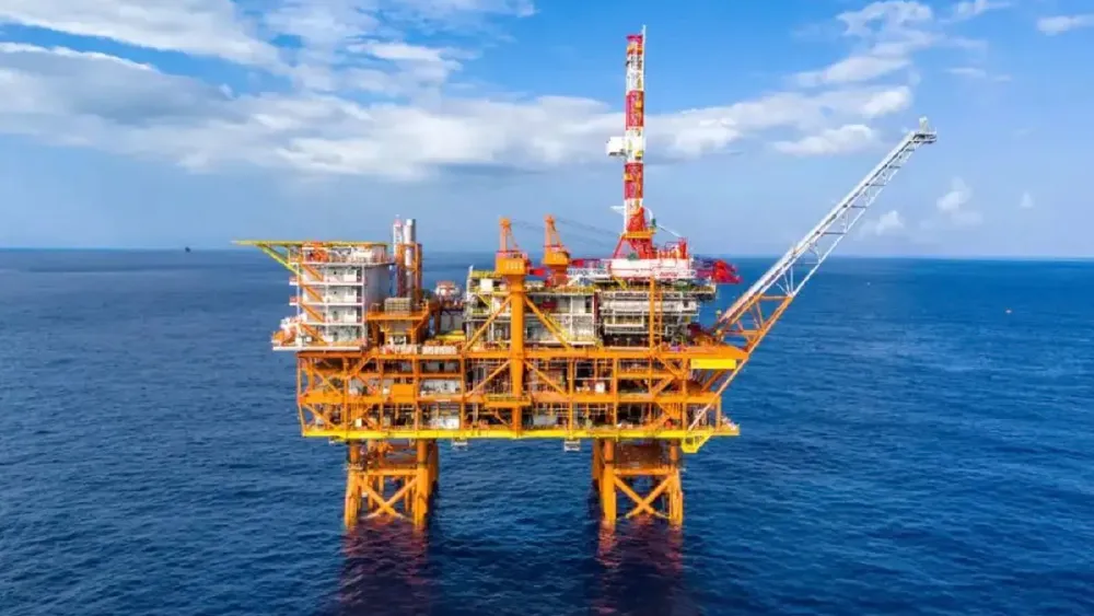 China Unveils First Intelligent Offshore Drilling Platform in South China Sea