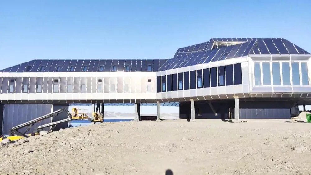 Estación antártica de China implementa moderno sistema ecológico de energía