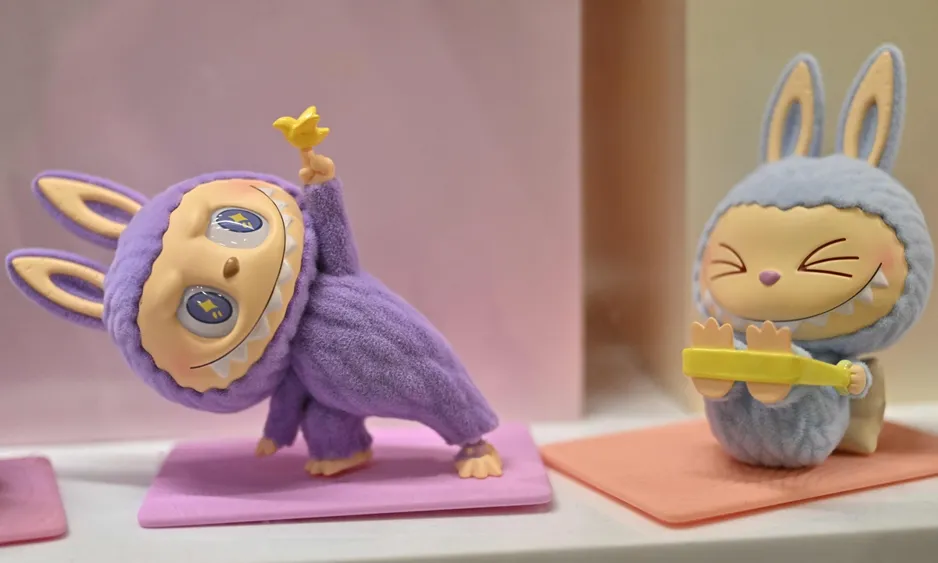 Pop Mart élargit sa présence mondiale avec Labubu à la Coupe du Monde