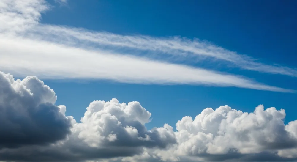 Eine Collage historischer und moderner technischer Schulen in Österreich.