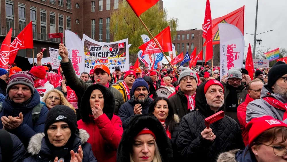 Feeling of Betrayal Grows at VW Amid Slow Strike Talk Progress