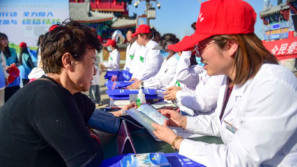 Peng Liyuan fordert weltweite Maßnahmen zur Bekämpfung von Tuberkulose