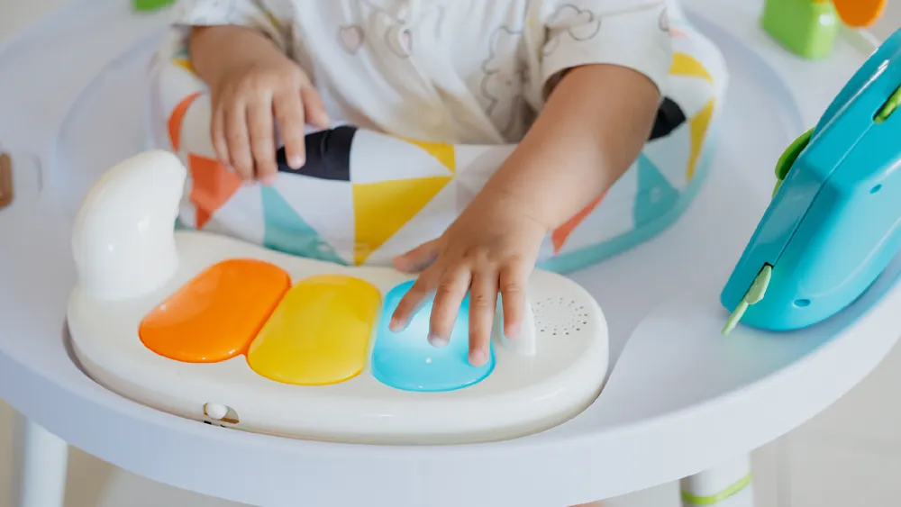 China lanza subsidios nacionales para mejorar el cuidado infantil