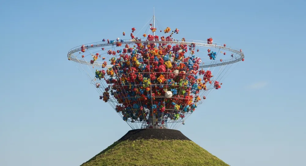 Абстрактные фигуры, символизирующие изменения и стабильность.