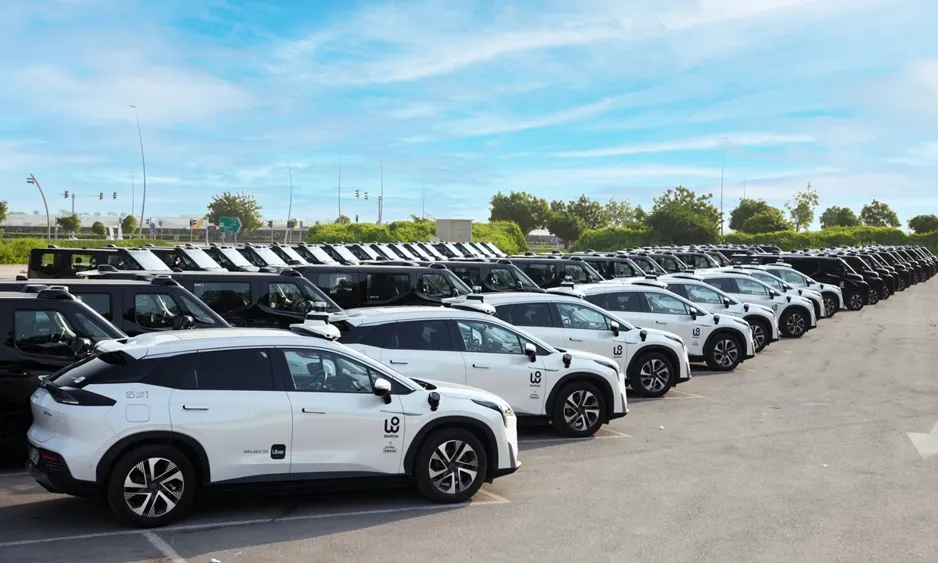 Lancement de taxis robotiques autonomes à Abou Dabi avec Uber