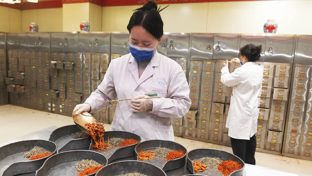 Avances en Medicina Tradicional China en herencia e innovación 2025