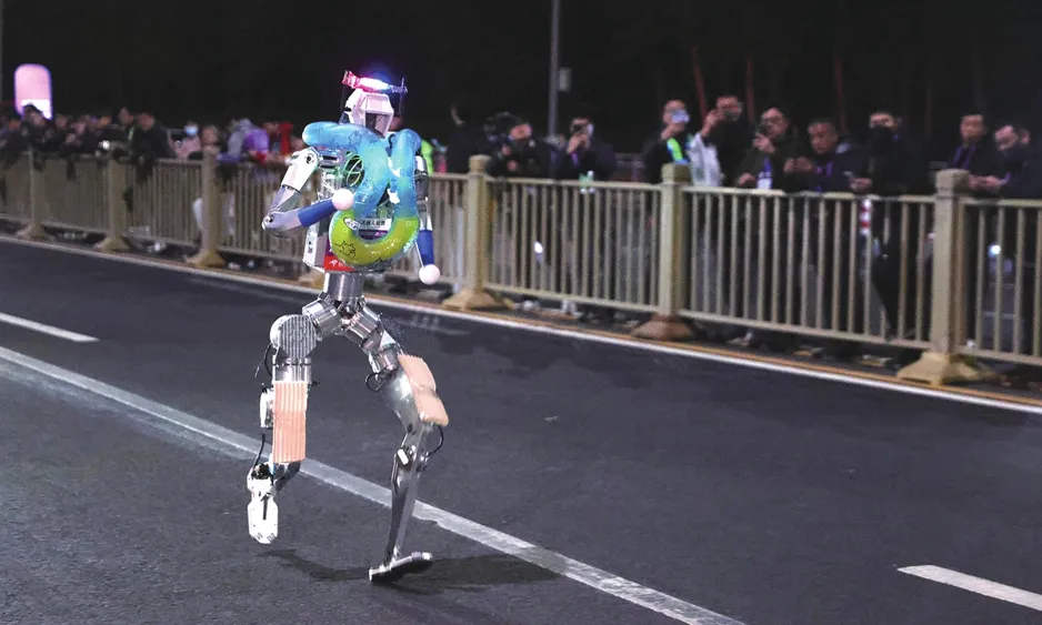 Halbmarathon für humanoide Roboter steht bevor – Chinas Robotik boomt mit neuer Sprintgeschwindigkeit von 10 m/s