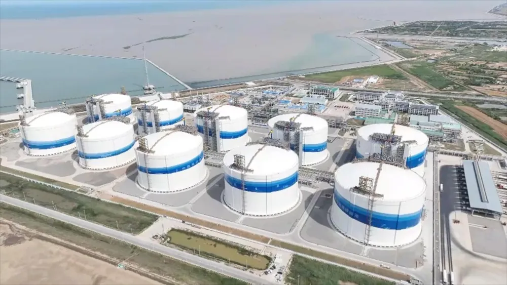 China Completes Largest LNG Reserve Base in Eastern Region
