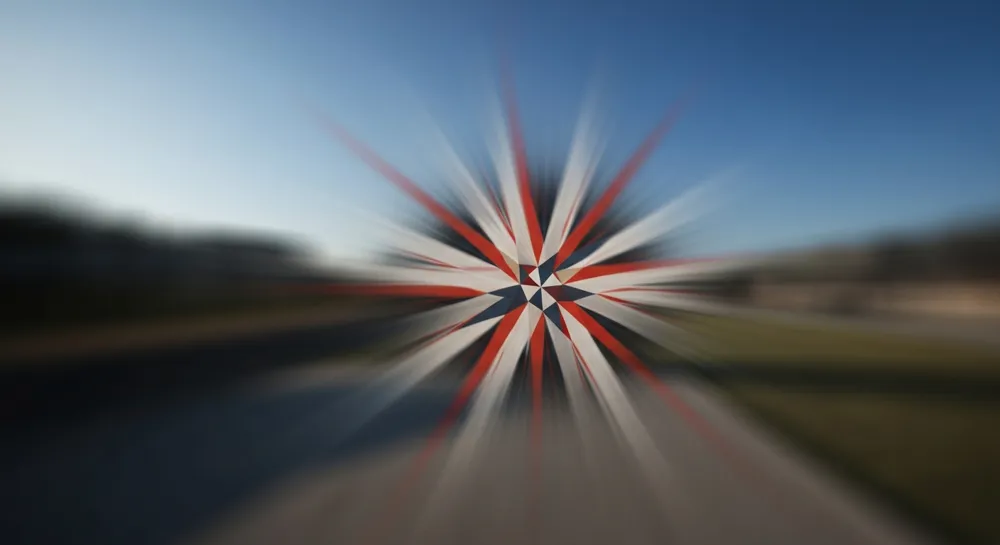 Bunte Bausteine, die in einem wachsenden Muster angeordnet sind.