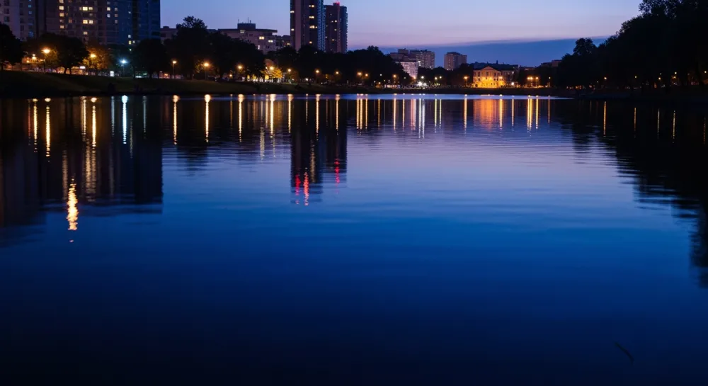 Paysage numérique en expansion avec des motifs de réseaux neuronaux.
