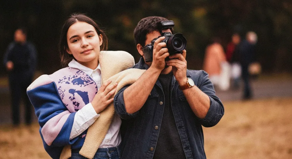 Oil drop with stormy geopolitical backdrop.