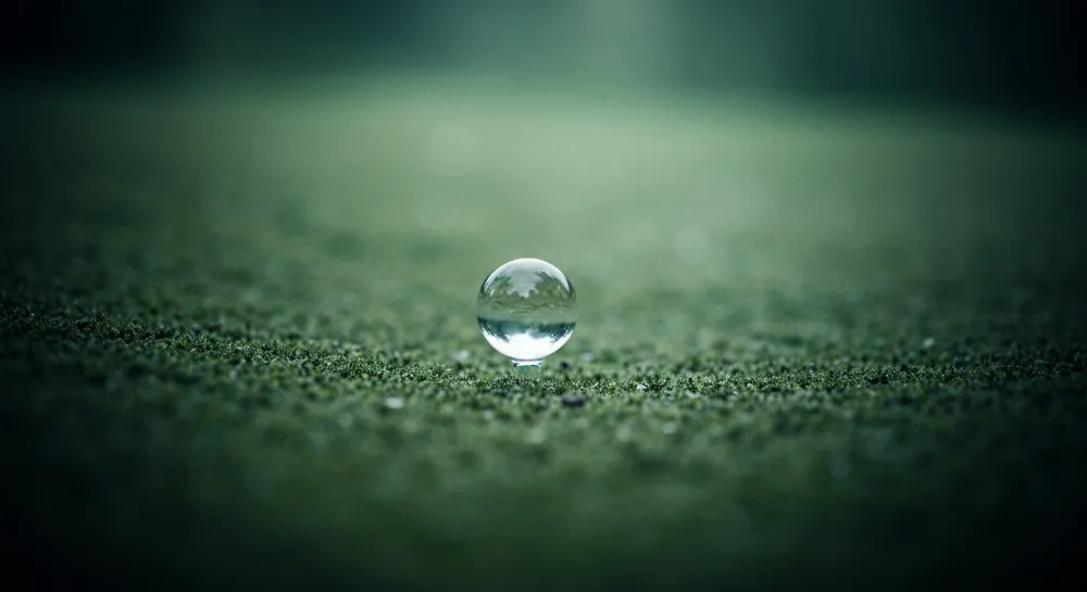 Рост цен представлен стрелками вверх и монетами.