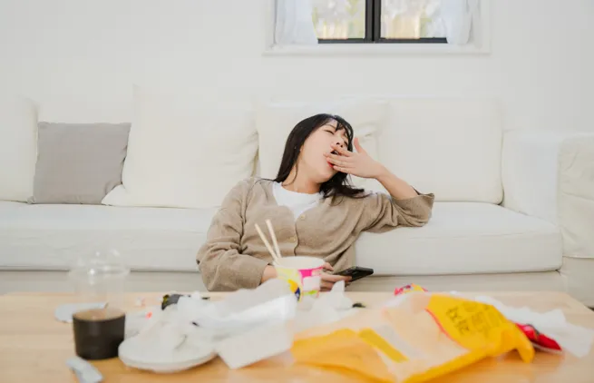 Causes of Post Meal Sleepiness and Solutions to Combat It