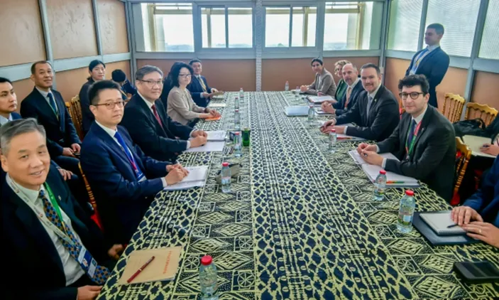 China Commerce Minister and US Trade Rep Discuss Cooperation