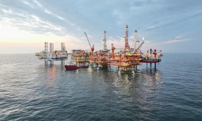 Китай первой в мире начала крупное термическое извлечение тяжелой нефти на шельфе