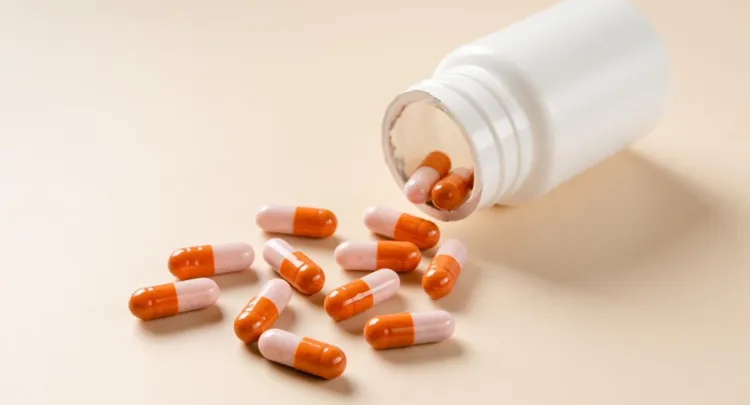 How to take capsules correctly: hot water or cold water