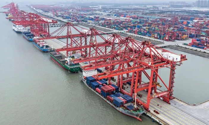 China's February Trade in Goods and Services Hits 393 Trillion Yuan