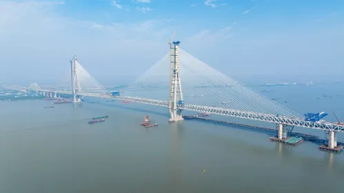 El puente atirantado más grande del mundo ya está completo en China
