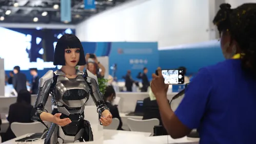 Tecnología de vanguardia asombra a invitados en el FOCAC