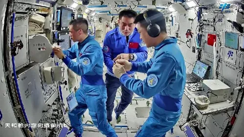 China enviará nueva tripulación a su estación espacial en octubre