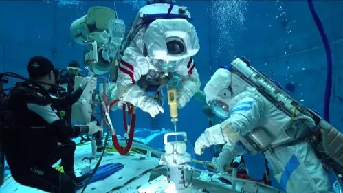 Chinas vierte Gruppe von Taikonauten bereitet sich auf Mondlandungen vor