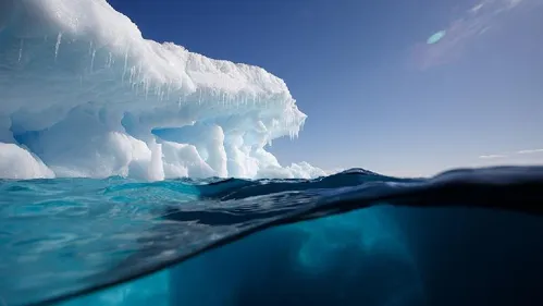 Perte rapide de glace en Antarctique pourrait indiquer basculement climatique